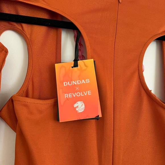 Elegant Orange Long-Sleeve Dress - Picture 5 of 5